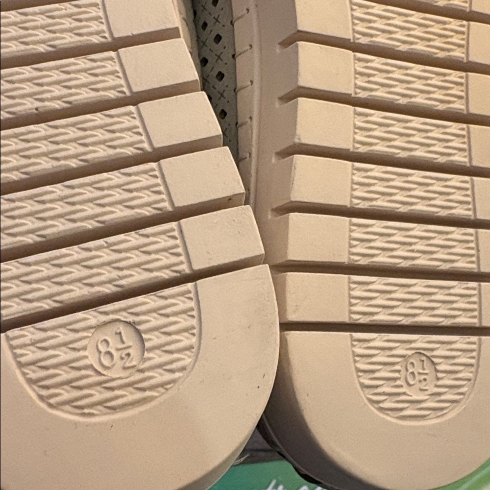 NIB [Easy Street] Fresh Slip On Perforated Gray Loafers Sneakers Women's 8.5 W - Picture 11 of 12